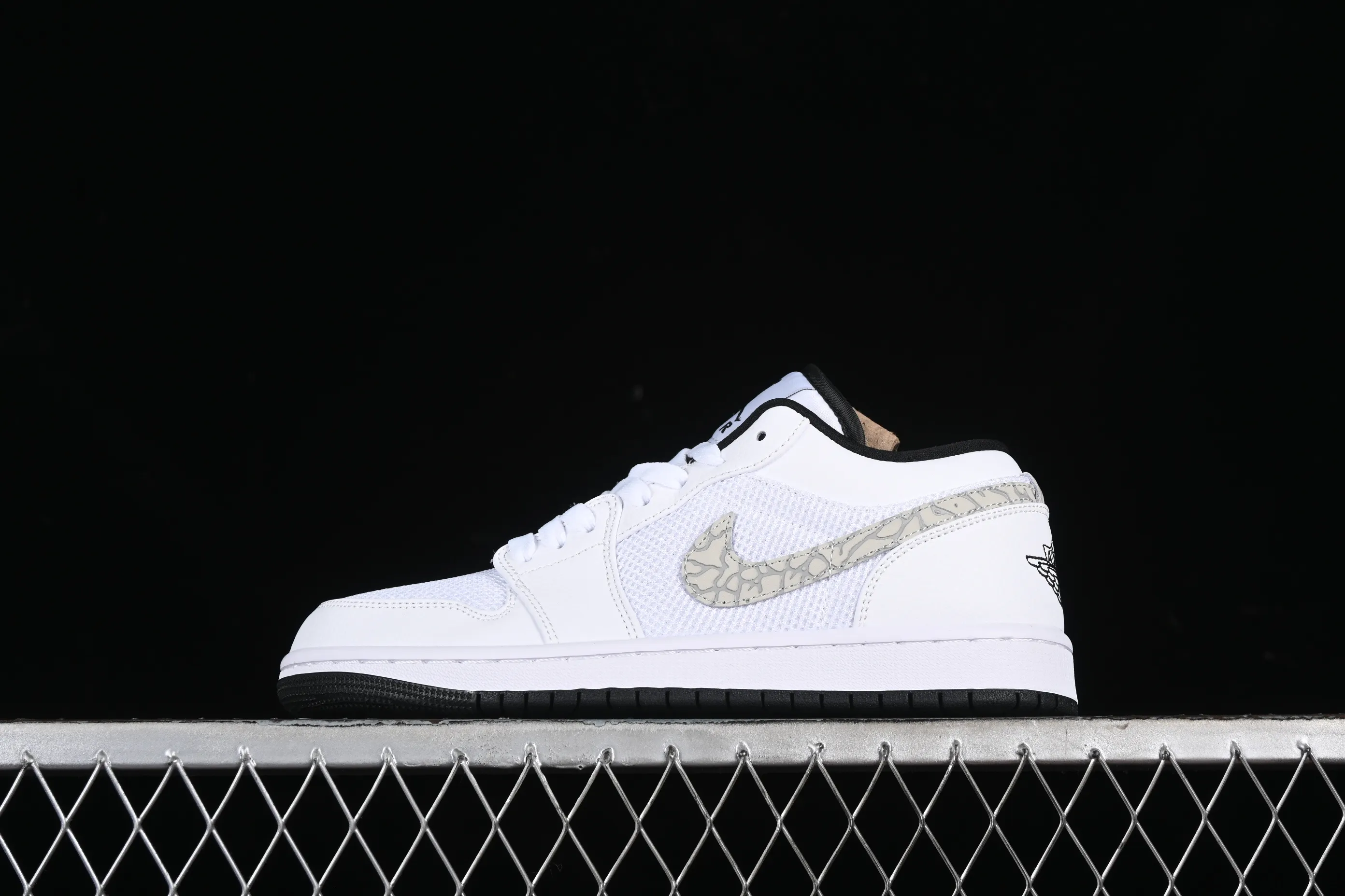 All categories Air Jordan Jordan series basketball shoes Air Jordan 1 Low Air Jordan 1 Low AJ1 Joe 1 mesh white low-top retro basketball shoes 338145-110
